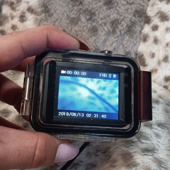 Vivitar Red Action Camera with Accessories - Picture 9 of 11